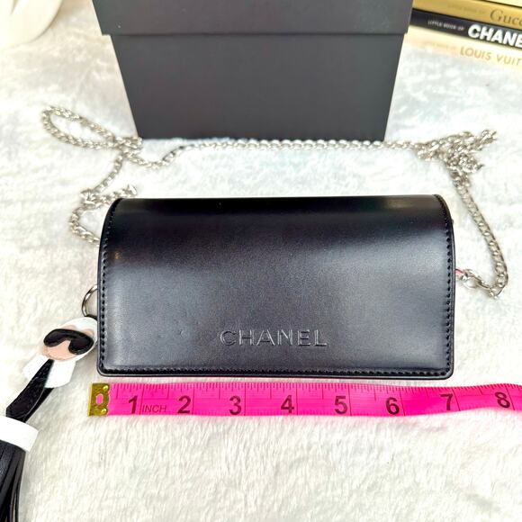 Chanel black leather Sunglass case crossbody bag with chain - Picture 14 of 16